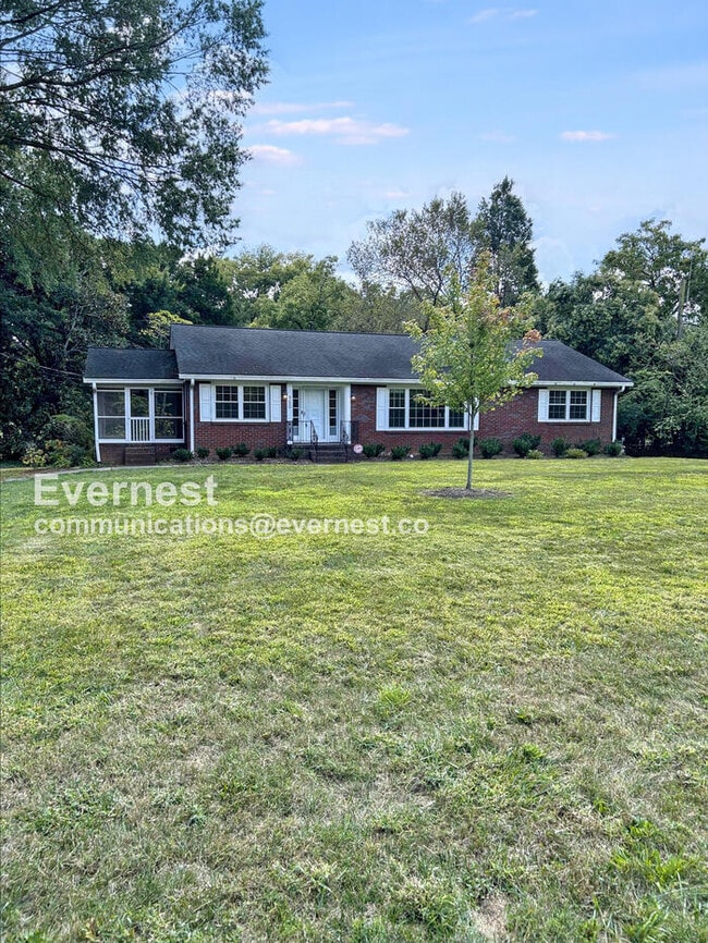950 Marguerite Dr in Winston-Salem, NC - Building Photo - Building Photo