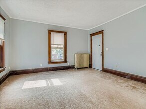 597 Geranium Ave E in St. Paul, MN - Foto de edificio - Building Photo