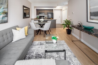 Motion in Toronto, ON - Building Photo - Interior Photo