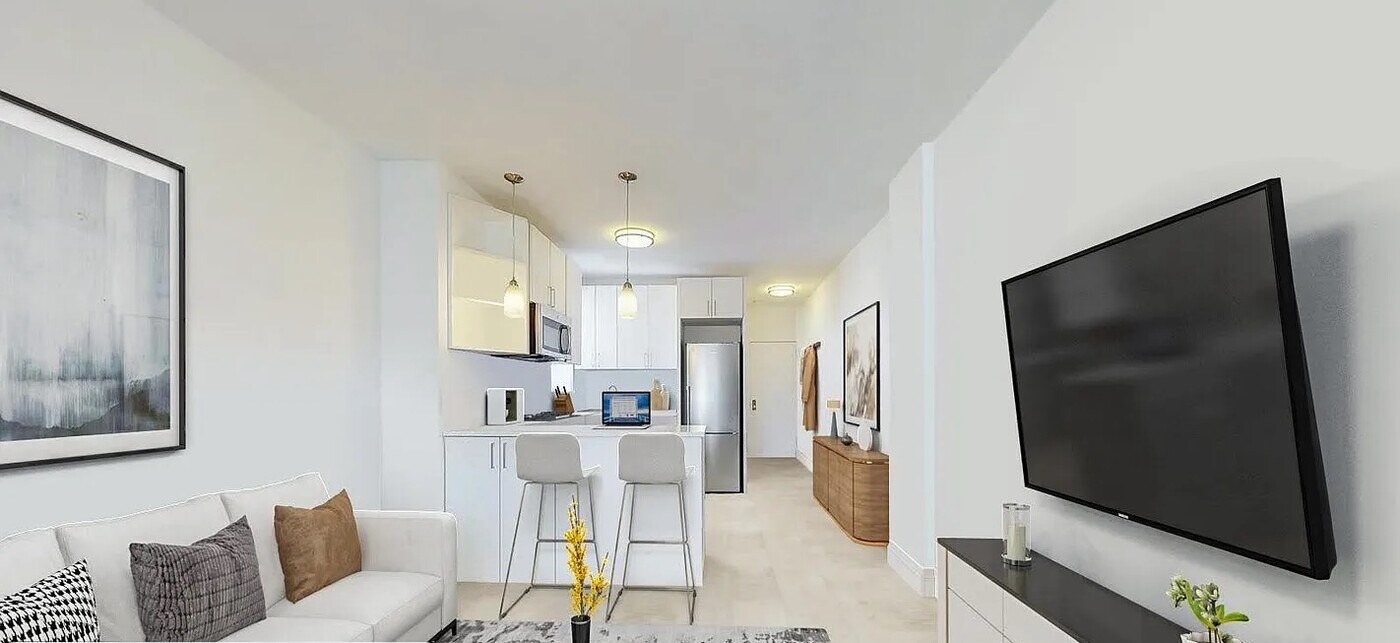 31-43 Steinway St-Unit -4F in Queens, NY - Building Photo