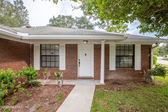12449 Long Lake Dr N in Jacksonville, FL - Building Photo - Building Photo