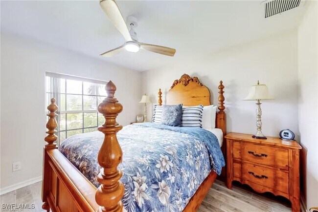 property at 923 SW 28th Terrace