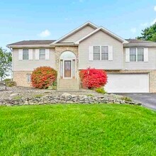 406 Roanoke Ln in Scranton, PA - Building Photo - Building Photo
