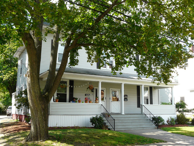 13-15 Emerson St in Newton, MA - Foto de edificio - Building Photo