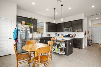 918 Pittsburgh Dr in Austin, TX - Building Photo - Building Photo