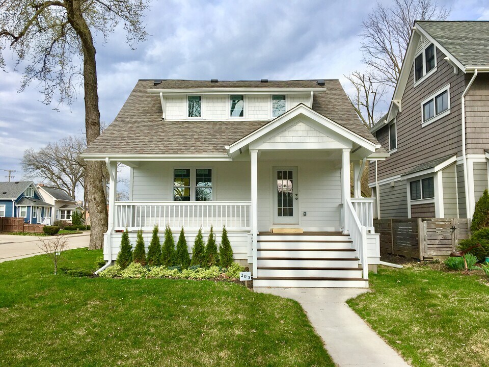 203 Curry Ave in Royal Oak, MI - Building Photo