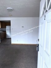 1650 Brighton Rd in Ellwood City, PA - Building Photo - Building Photo