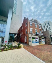 7347 Wisconsin Ave, Unit 303 in Bethesda, MD - Foto de edificio - Building Photo