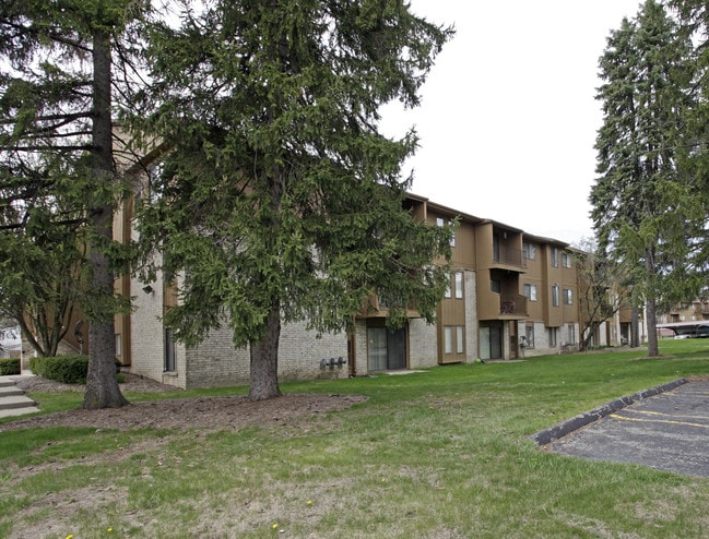 Oak Ridge in Southfield, MI - Foto de edificio - Building Photo