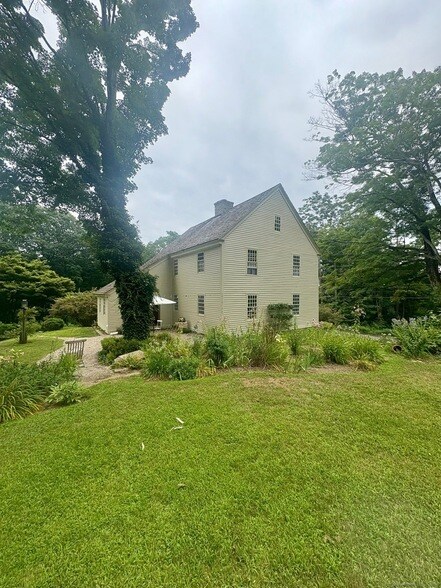 2 Porges Rd in East Haddam, CT - Building Photo - Building Photo