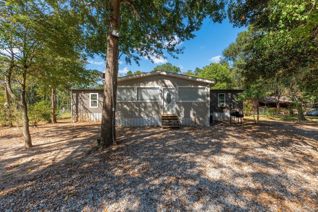 4424 W Forest Rd in Conroe, TX - Foto de edificio
