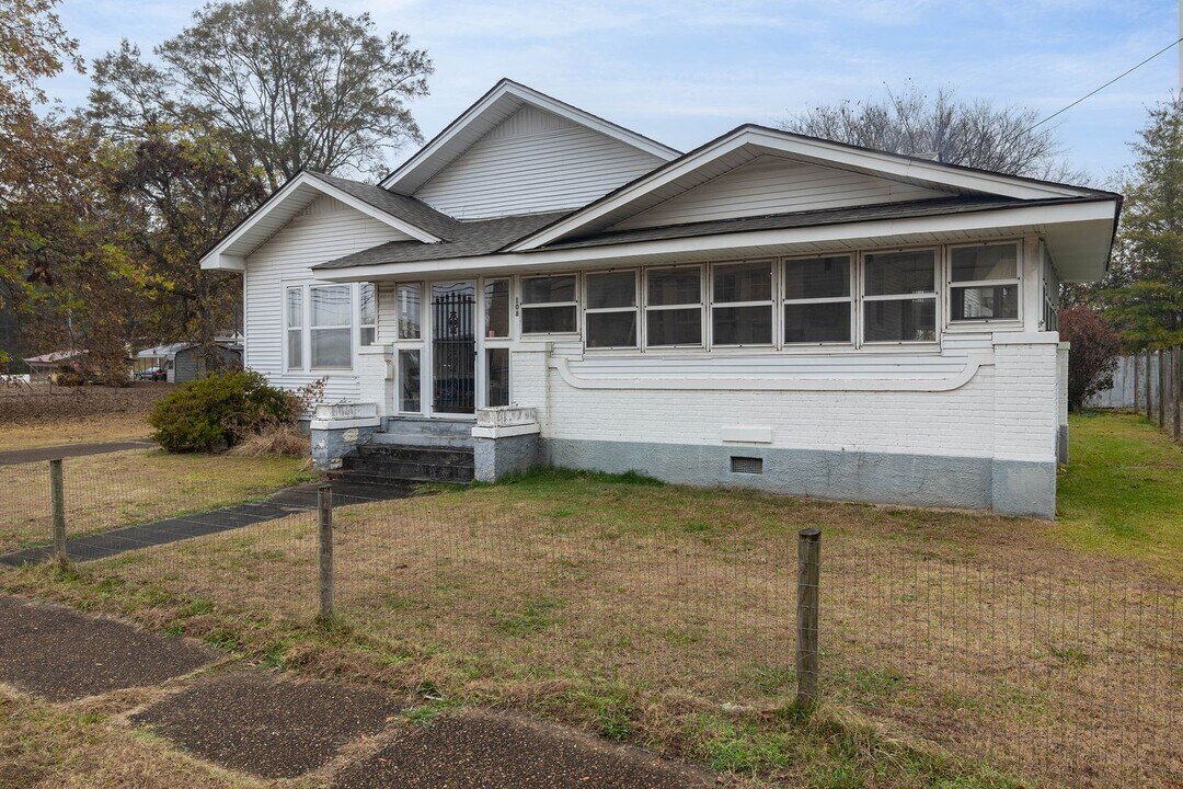108 Blount St in Water Valley, MS - Building Photo