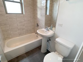 940 W Winona St in Chicago, IL - Building Photo - Building Photo