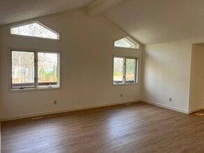 303 Lake Pointe Dr in Roanoke Rapids, NC - Building Photo - Building Photo