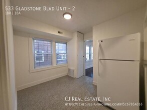 533 Gladstone Blvd in Kansas City, MO - Foto de edificio - Building Photo