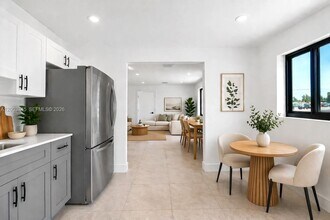 1102 NW 103rd St in Miami, FL - Building Photo - Building Photo