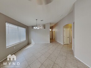 212 Sandpiper Village Way in Henderson, NV - Building Photo - Building Photo