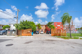 1319 NW 60th St in Miami, FL - Building Photo - Building Photo