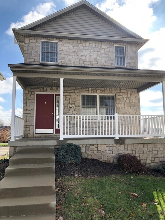 1722 W Sunstone Dr in Bloomington, IN - Building Photo