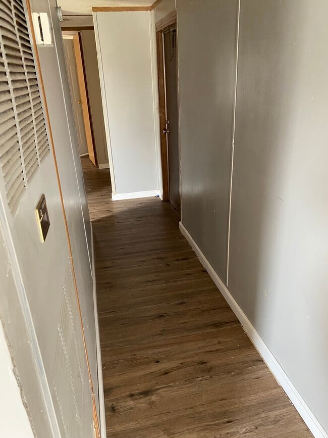 49 Coach Dr in Jackson, TN - Building Photo - Building Photo