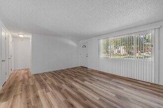 924 Emma Ave in Coeur d'Alene, ID - Building Photo - Building Photo