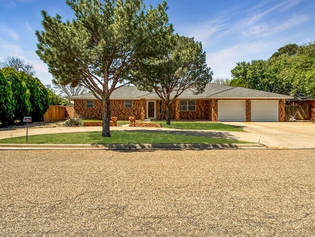 property at 1412 Wilshire Blvd