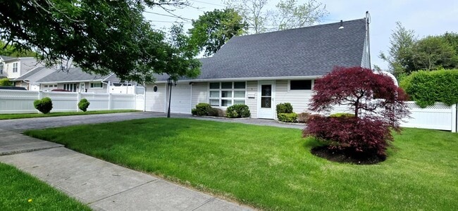 property at 6 Arizona Ave