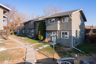 Parkside Place in Calgary, AB - Building Photo