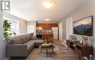 6 Innisvale Dr in Markham, ON - Building Photo