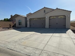 4890 Mesa Verde Dr in Fort Mohave, AZ - Building Photo - Building Photo