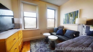 1160 Commonwealth Ave in Boston, MA - Building Photo - Building Photo