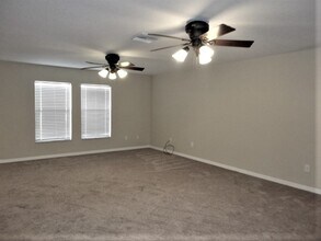 12012 Citrus Leaf Dr in Gibsonton, FL - Foto de edificio - Building Photo