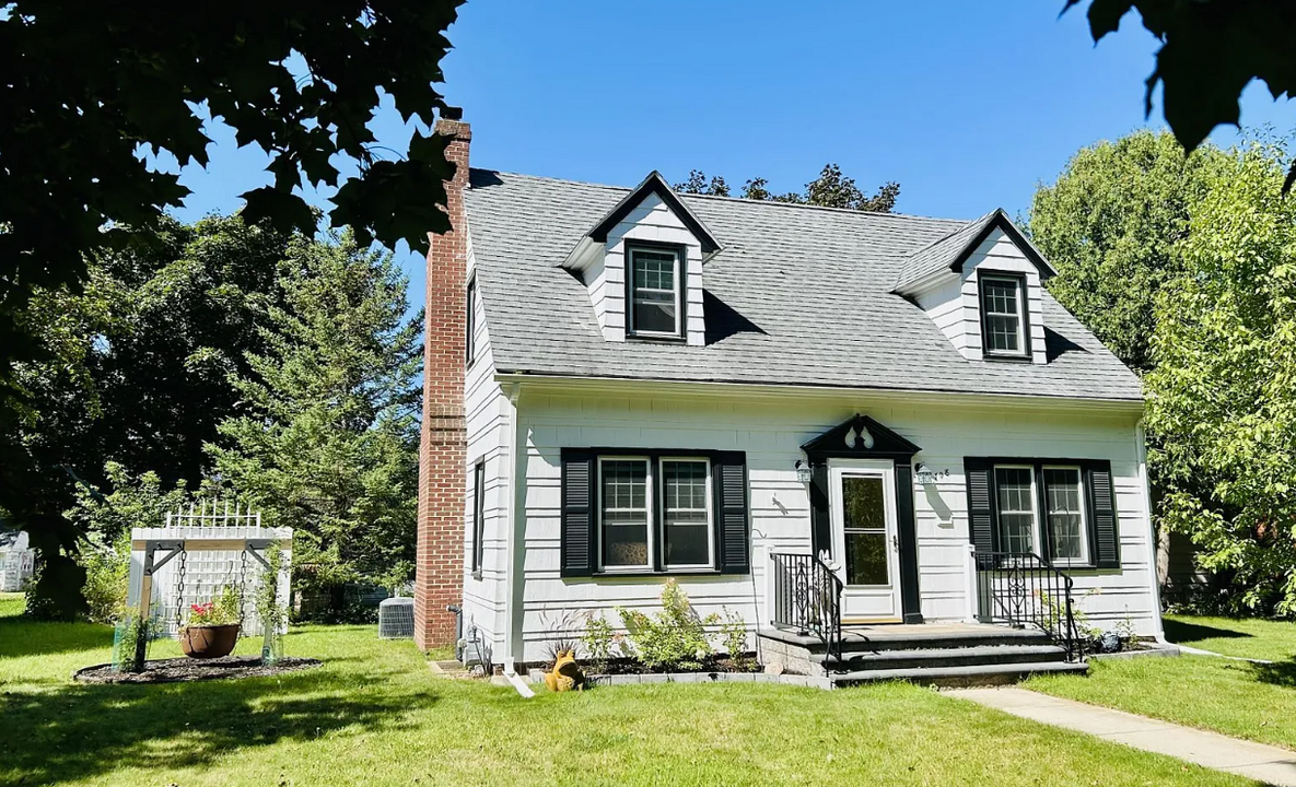 708 Maple St in Alexandria, MN - Building Photo