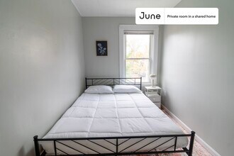 Private bedroom in 4 bed/1 bath Home in Boston, MA - Building Photo - Building Photo