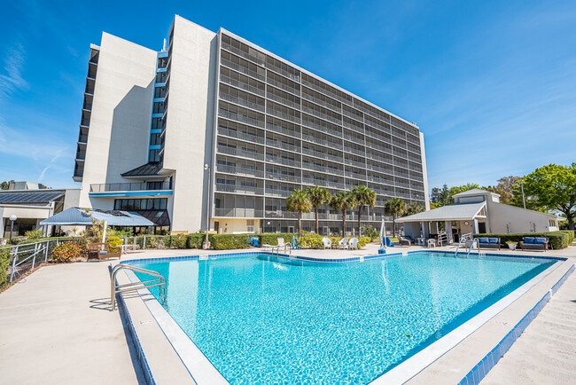 The Lenox at Merritt Island in Merritt Island, FL - Foto de edificio - Building Photo