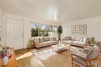 Camden Apartments in Seattle, WA - Building Photo - Building Photo