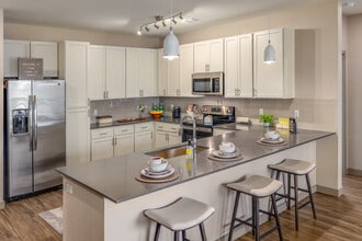 Versol in Bonita Springs, FL - Foto de edificio - Building Photo