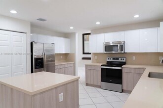 3547 SW 175th Ave in Miramar, FL - Building Photo - Building Photo