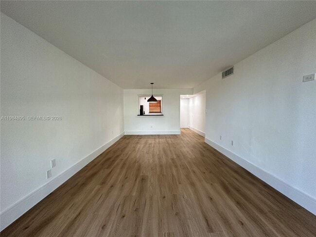 10425 SW 112th Ave in Miami, FL - Foto de edificio - Building Photo