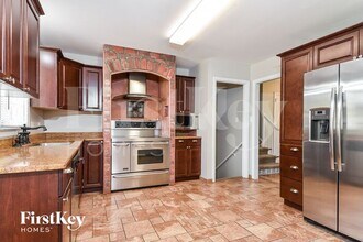 1714 Clarendon Dr in Greensboro, NC - Building Photo - Building Photo
