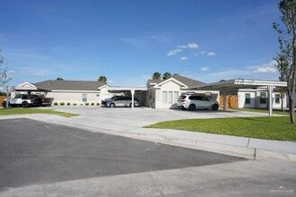 7111 N 59th Ln-Unit -2 in McAllen, TX - Building Photo - Building Photo