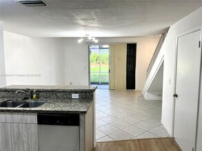 982 Sevilla Cir in Weston, FL - Building Photo - Building Photo