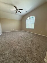 667 Oak Cir Dr E in Conroe, TX - Building Photo - Building Photo