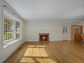 12 Great Hill Rd in Darien, CT - Building Photo - Building Photo