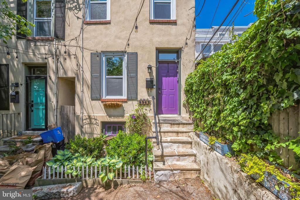 3563 Lafayette St in Philadelphia, PA - Building Photo