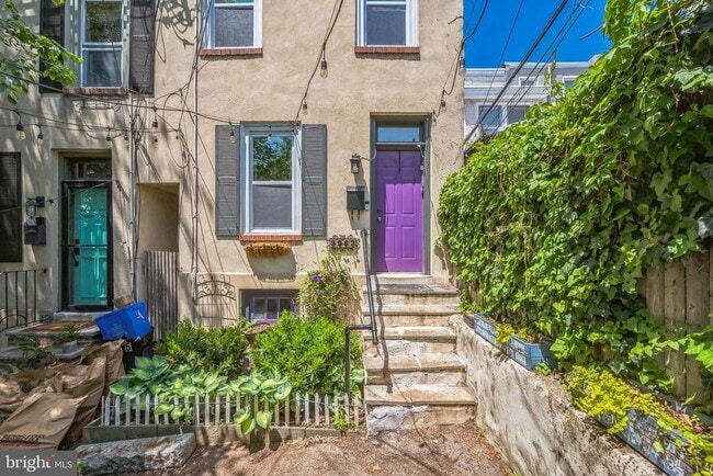property at 3563 Lafayette St