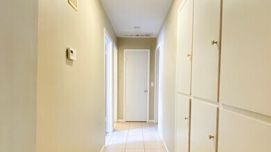 2017 NW 32nd Terrace in Oklahoma City, OK - Building Photo - Building Photo