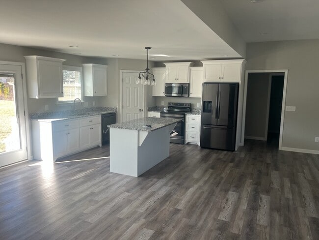 110 Sundance Dr in Lawrenceburg, TN - Building Photo - Building Photo