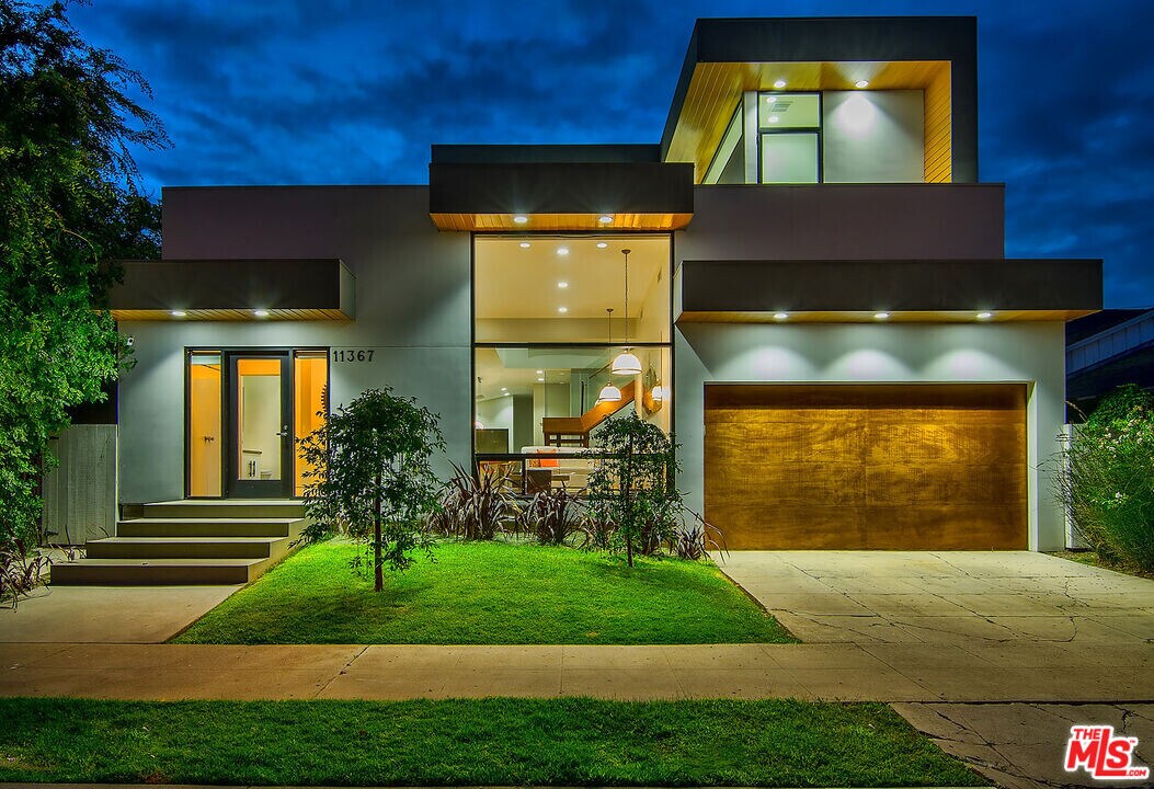 11367 Elderwood St in Los Angeles, CA - Building Photo