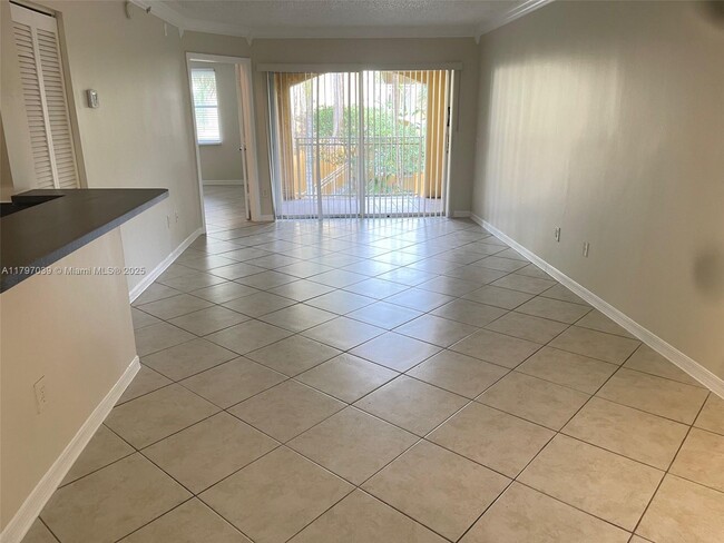 155 NW 96th Ter in Pembroke Pines, FL - Building Photo - Building Photo